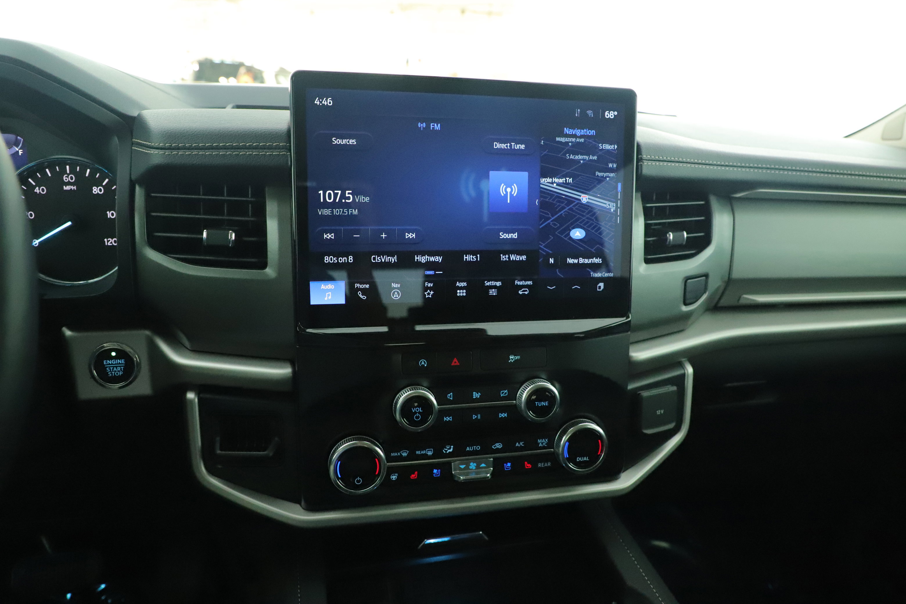 Certified 2024 Ford Expedition XLT image 19