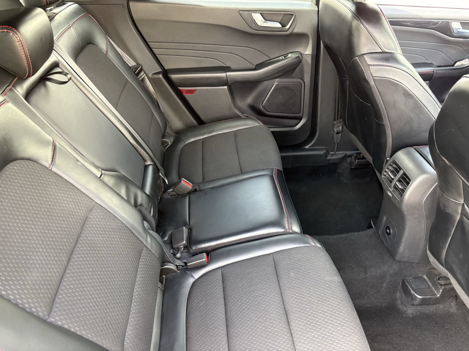 Certified 2024 Ford Escape ST-Line AWD/4WD image 16