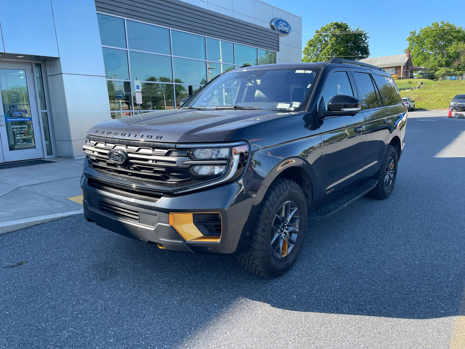 Certified 2025 Ford Expedition Tremor AWD/4WD image 2