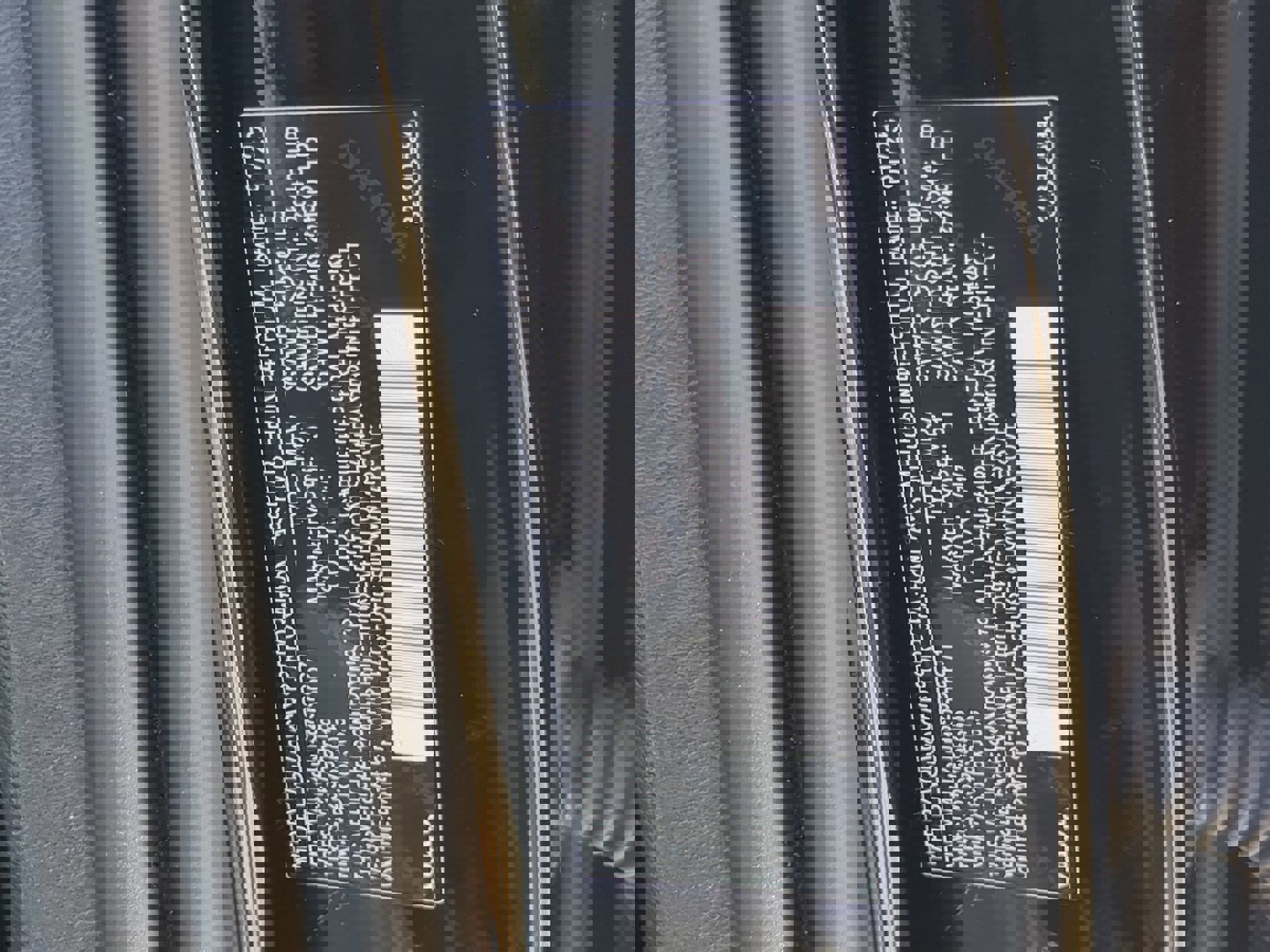 Used 2025 Volvo XC40 B5 Core image 66