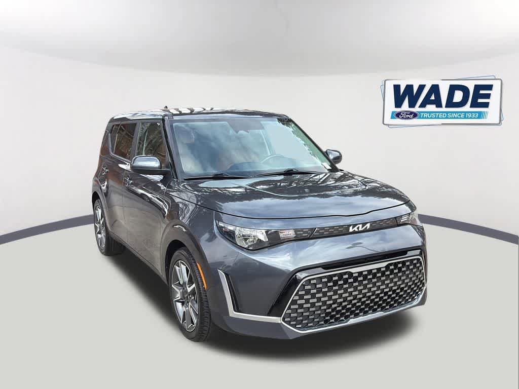 Used 2024 Kia Soul EX w/ Option Group 015 FWD image 3
