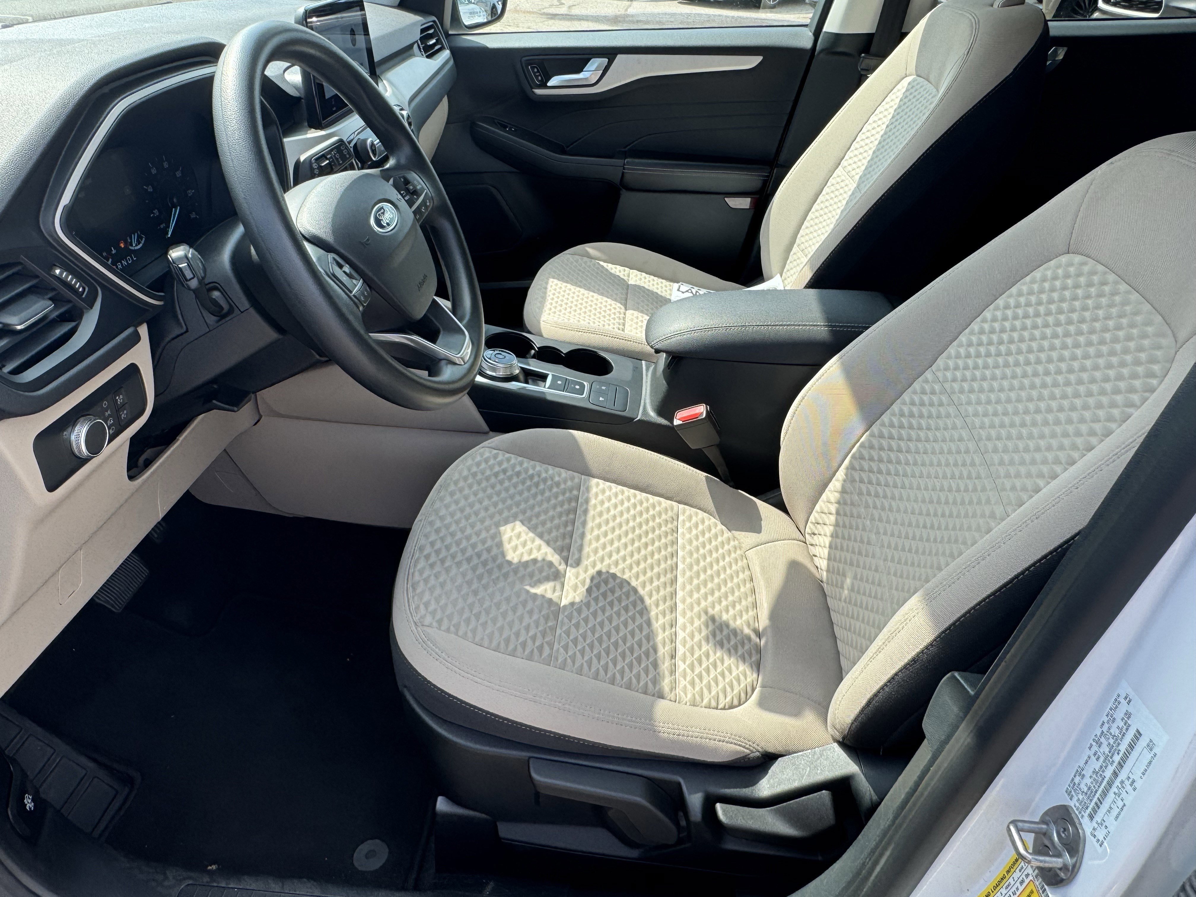 Certified 2021 Ford Escape SE image 10