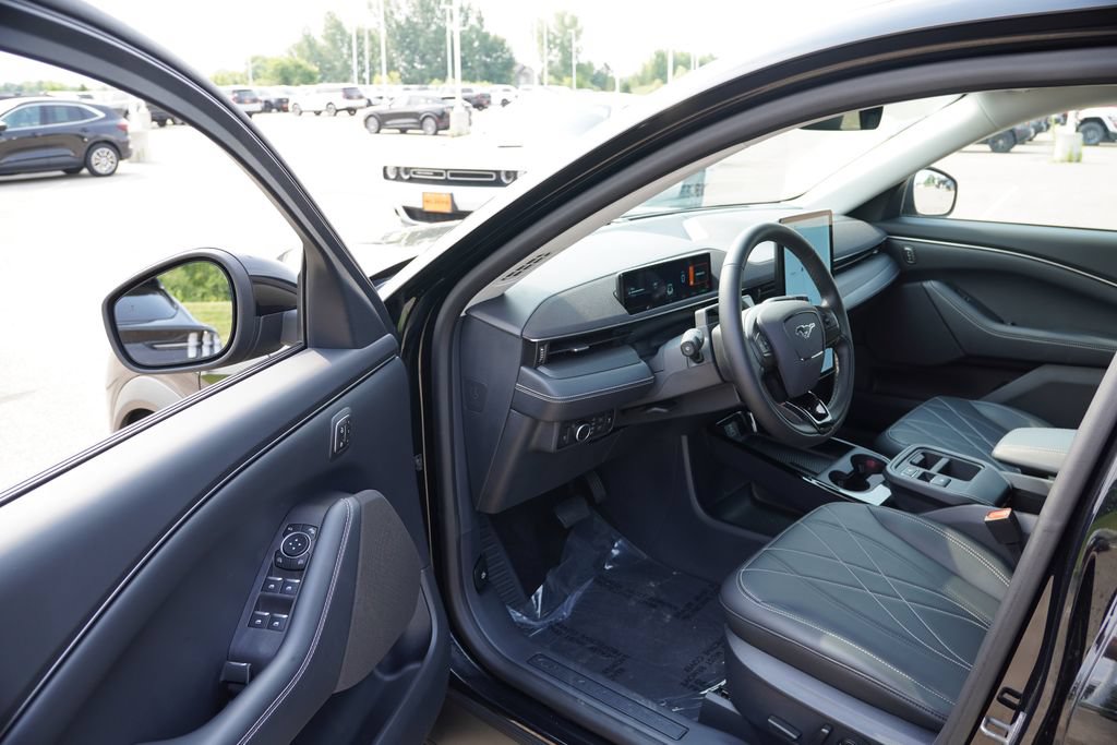 Certified 2025 Ford Mustang Mach-E Select w/ Comfort Package Lite AWD/4WD image 14