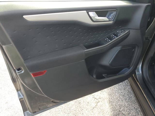 Certified 2020 Ford Escape SE image 18