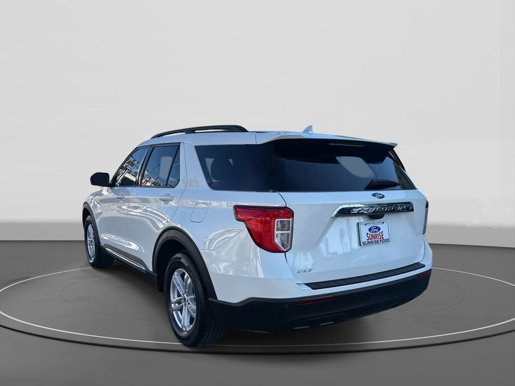 Certified 2023 Ford Explorer XLT image 2