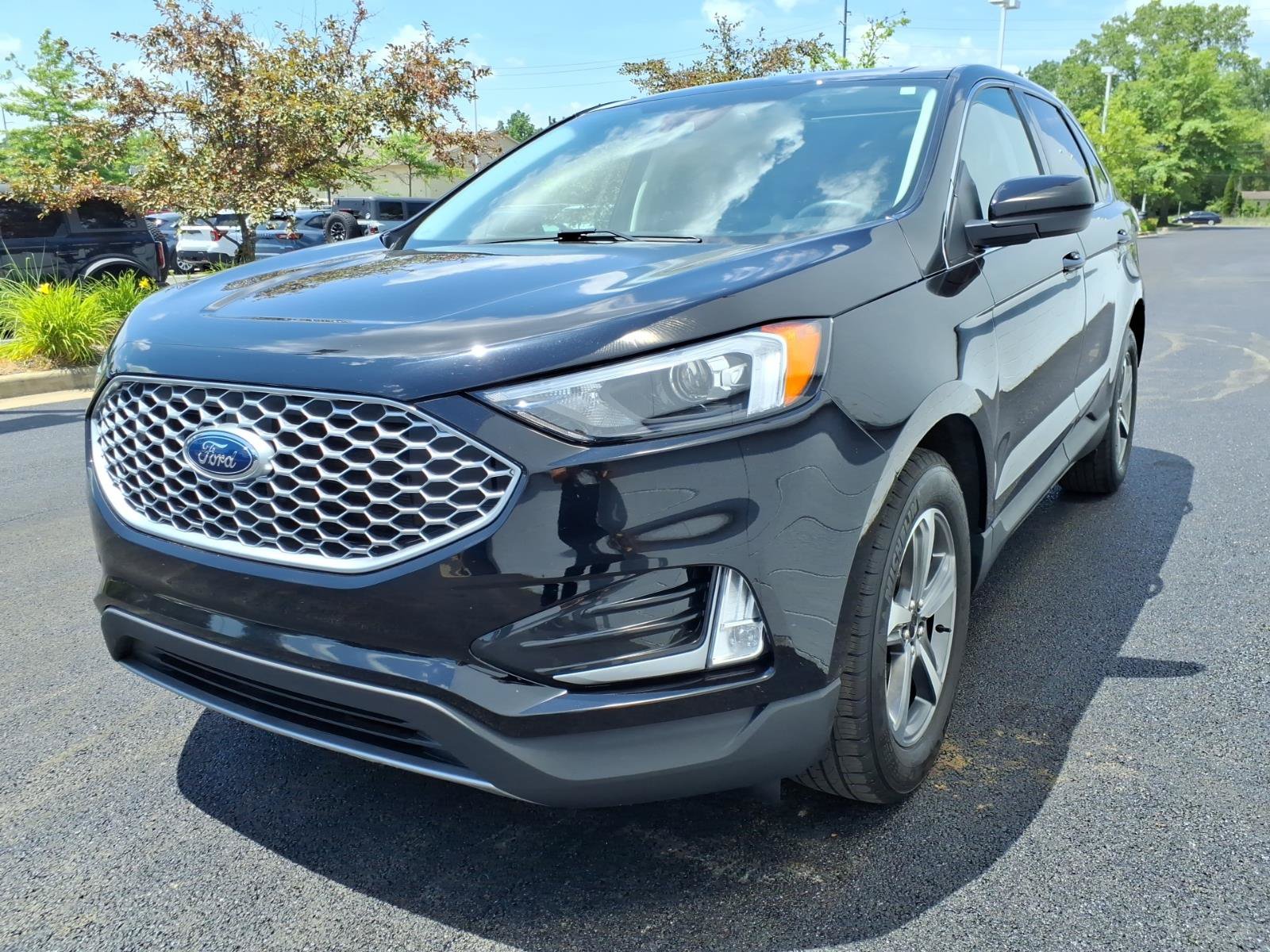 Certified 2023 Ford Edge SEL w/ Convenience Package AWD/4WD image 3