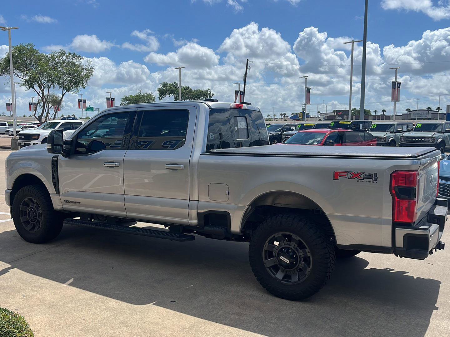 Certified 2024 Ford F250 Lariat w/ Lariat Ultimate Package AWD/4WD image 4