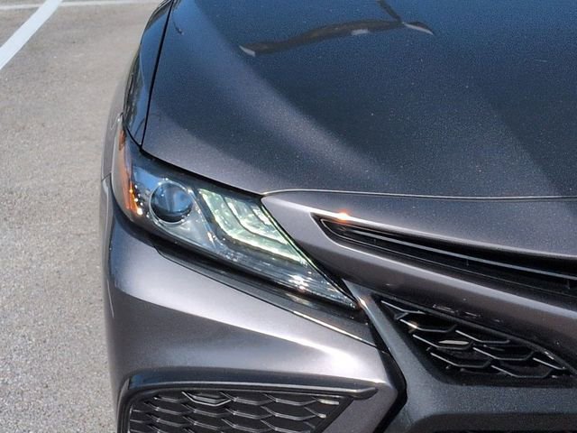 Used 2021 Toyota Camry XSE image 10