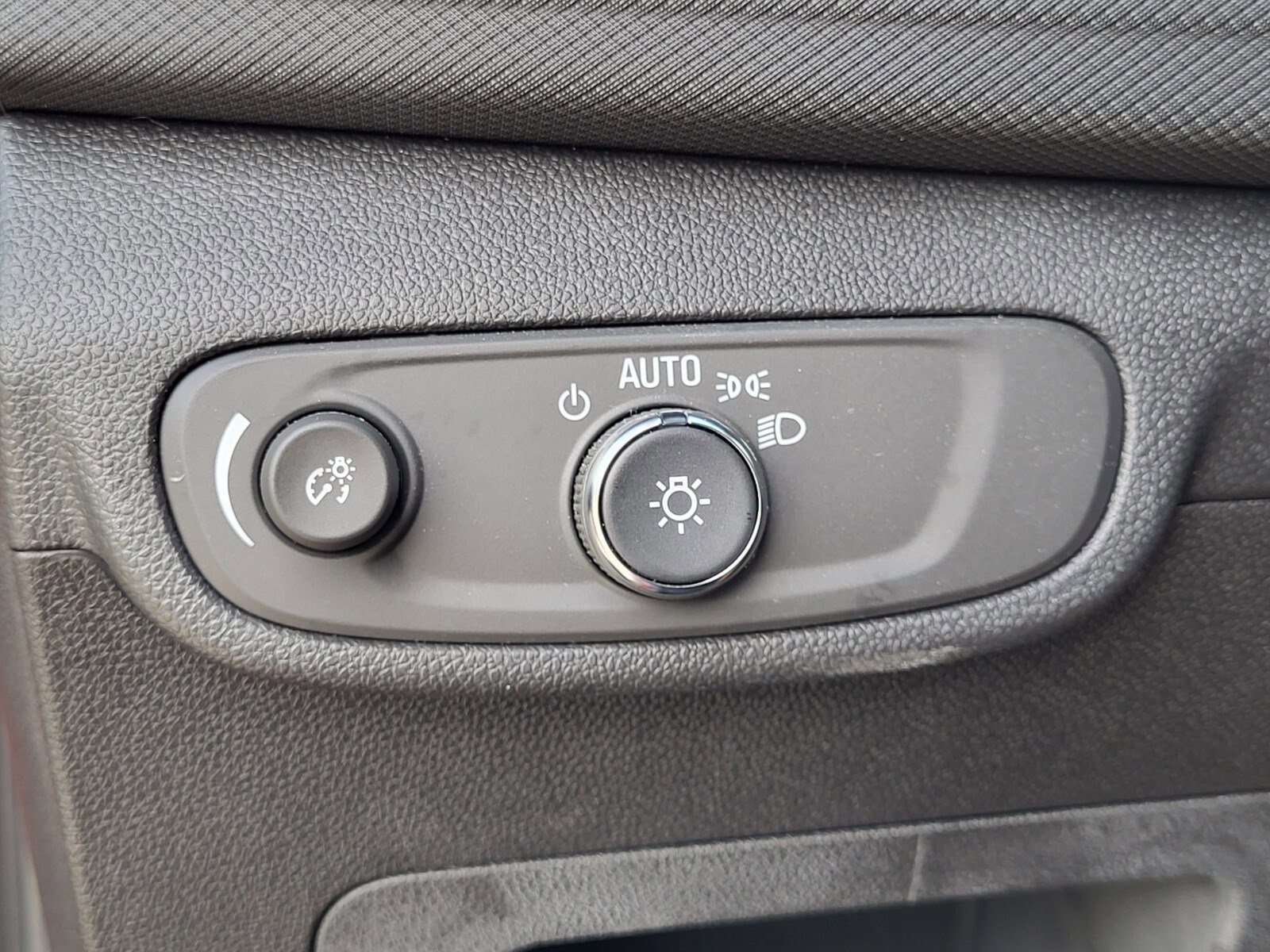 Used 2025 Chevrolet TrailBlazer LT w/ LT Cold Weather Package image 21