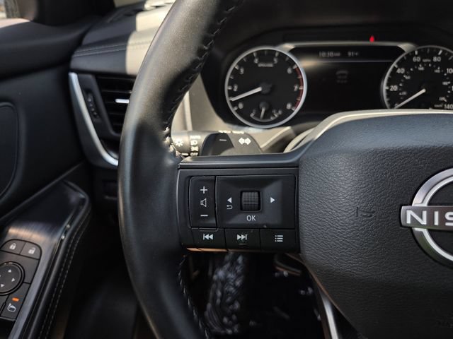 Used 2025 Nissan Rogue SV FWD image 22