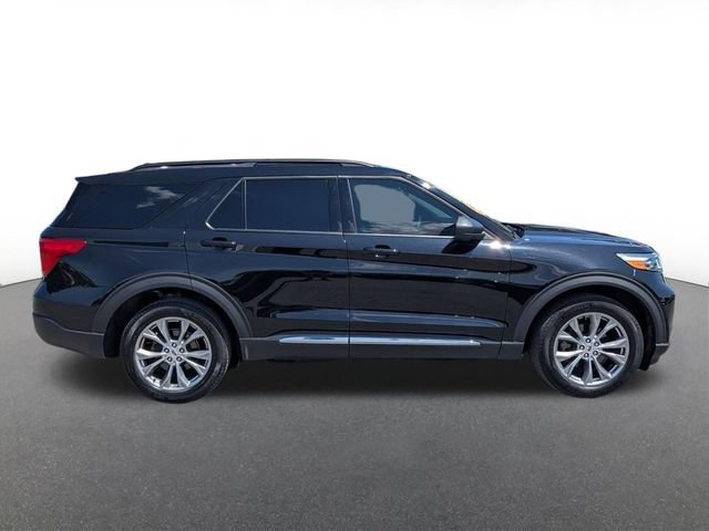 Certified 2023 Ford Explorer XLT w/ Equipment Group 202A AWD/4WD image 2