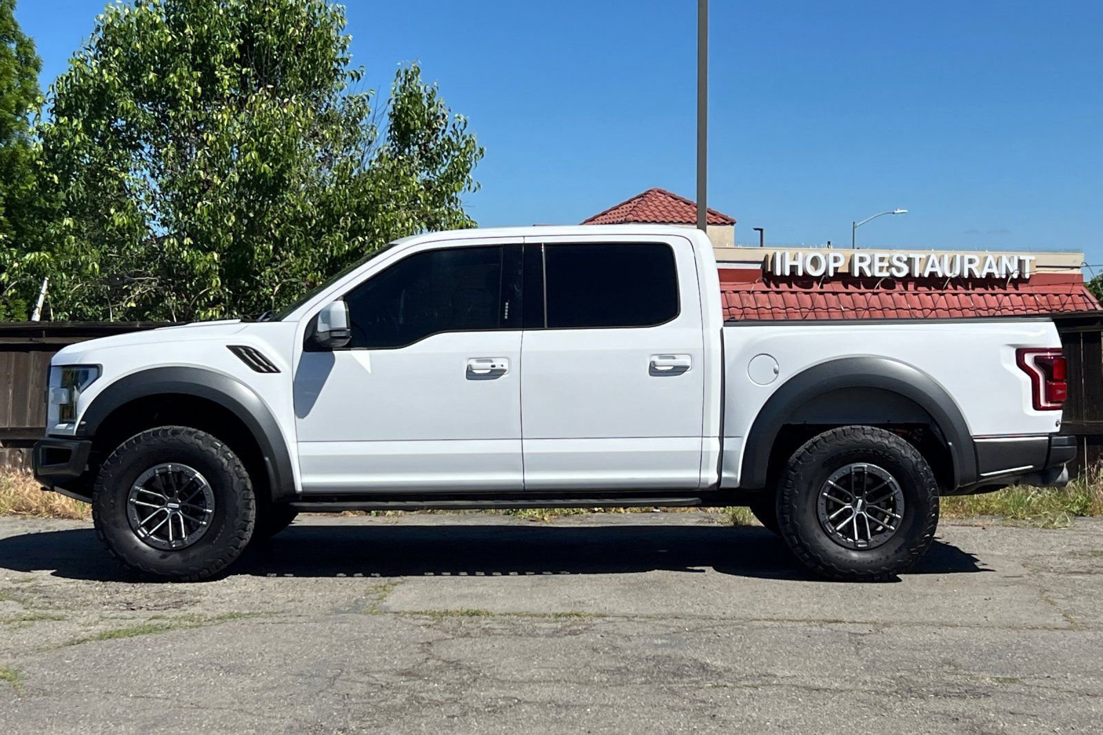 Certified 2020 Ford F150 Raptor w/ Equipment Group 802A Luxury image 2