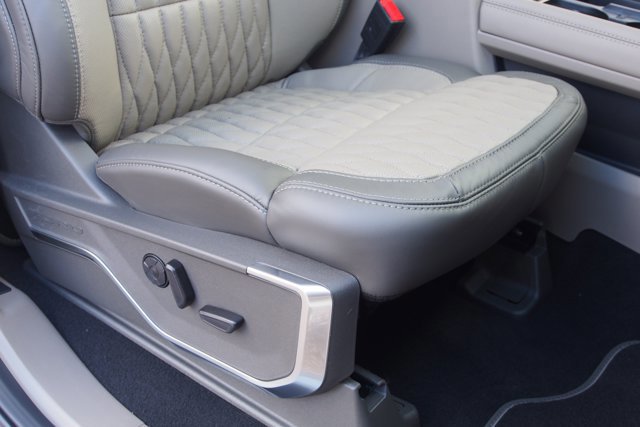 Certified 2025 Ford F450 Platinum w/ Platinum Plus Package image 13