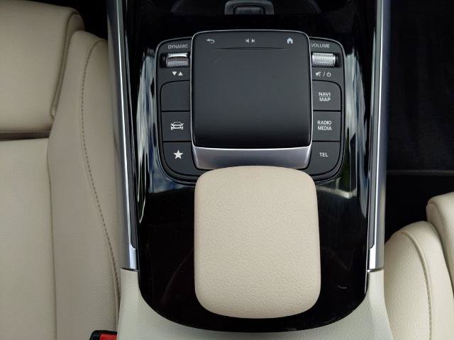 Used 2022 Mercedes-Benz GLA 250 4MATIC image 9