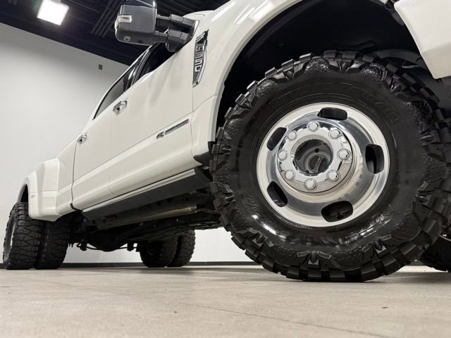 Certified 2022 Ford F350 Platinum AWD/4WD image 3
