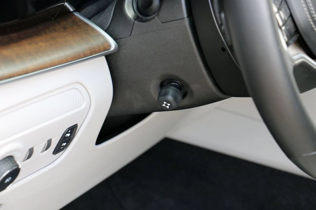 Used 2023 Jeep Grand Wagoneer Series II AWD/4WD image 19