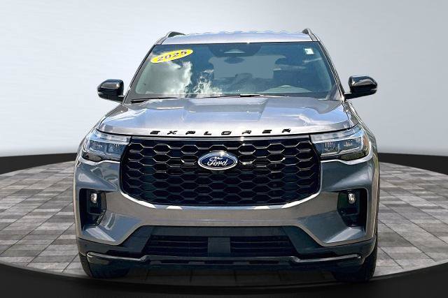 Certified 2025 Ford Explorer ST-Line w/ ST-Line Street Pack AWD/4WD image 3