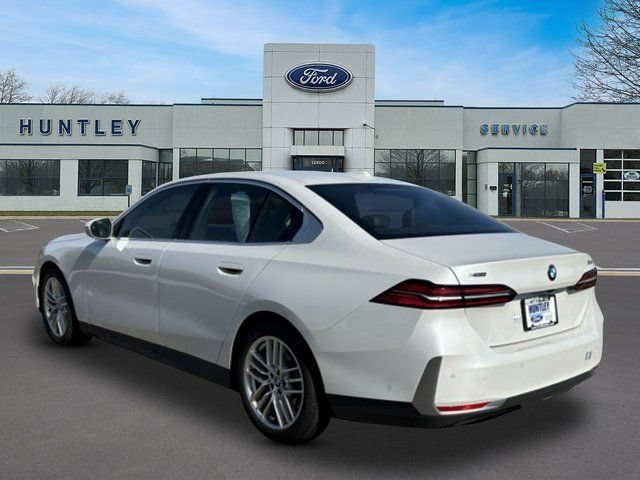 Used 2024 BMW 530i xDrive AWD/4WD image 5