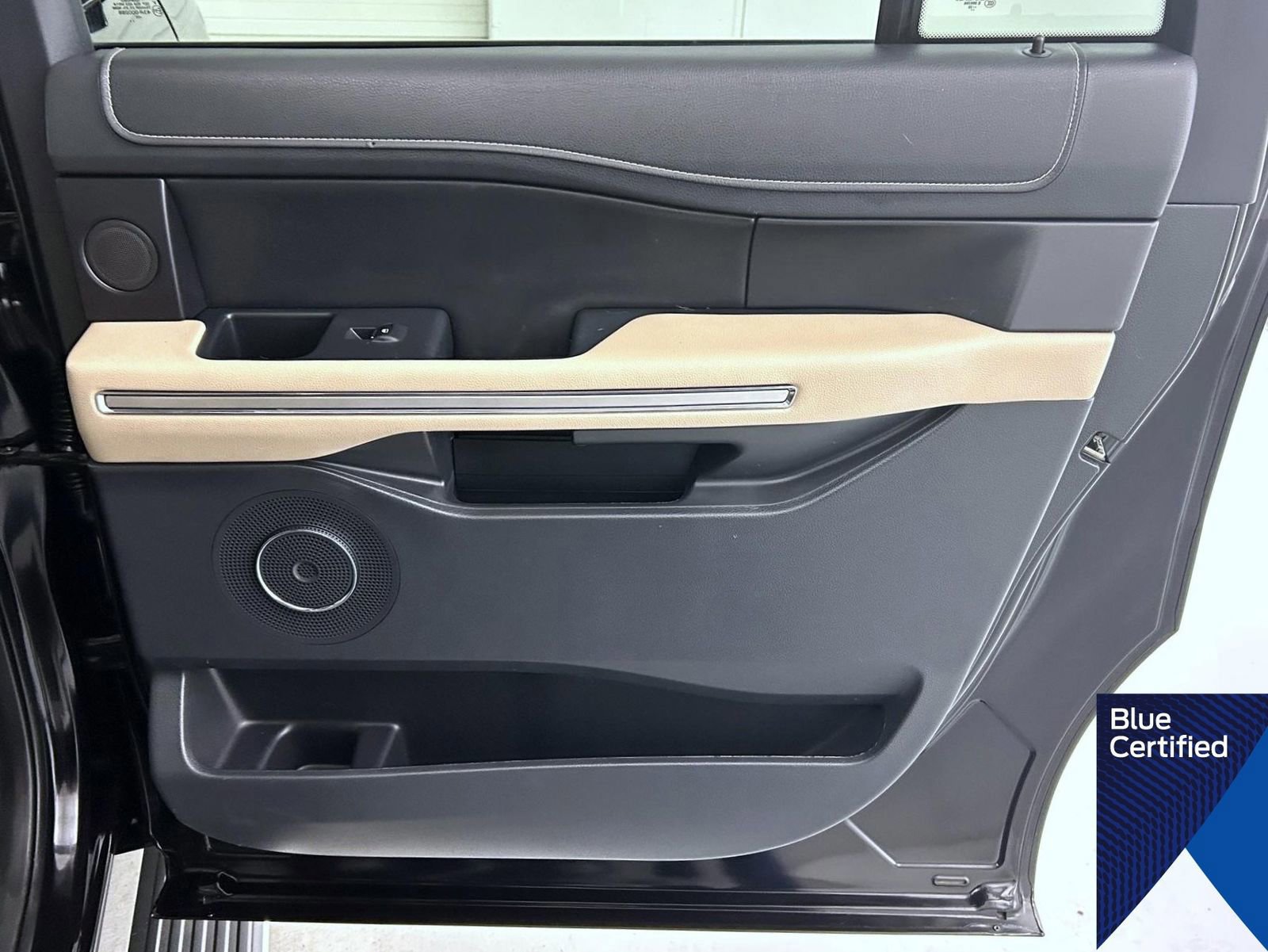 Certified 2022 Ford Expedition Max Limited image 18