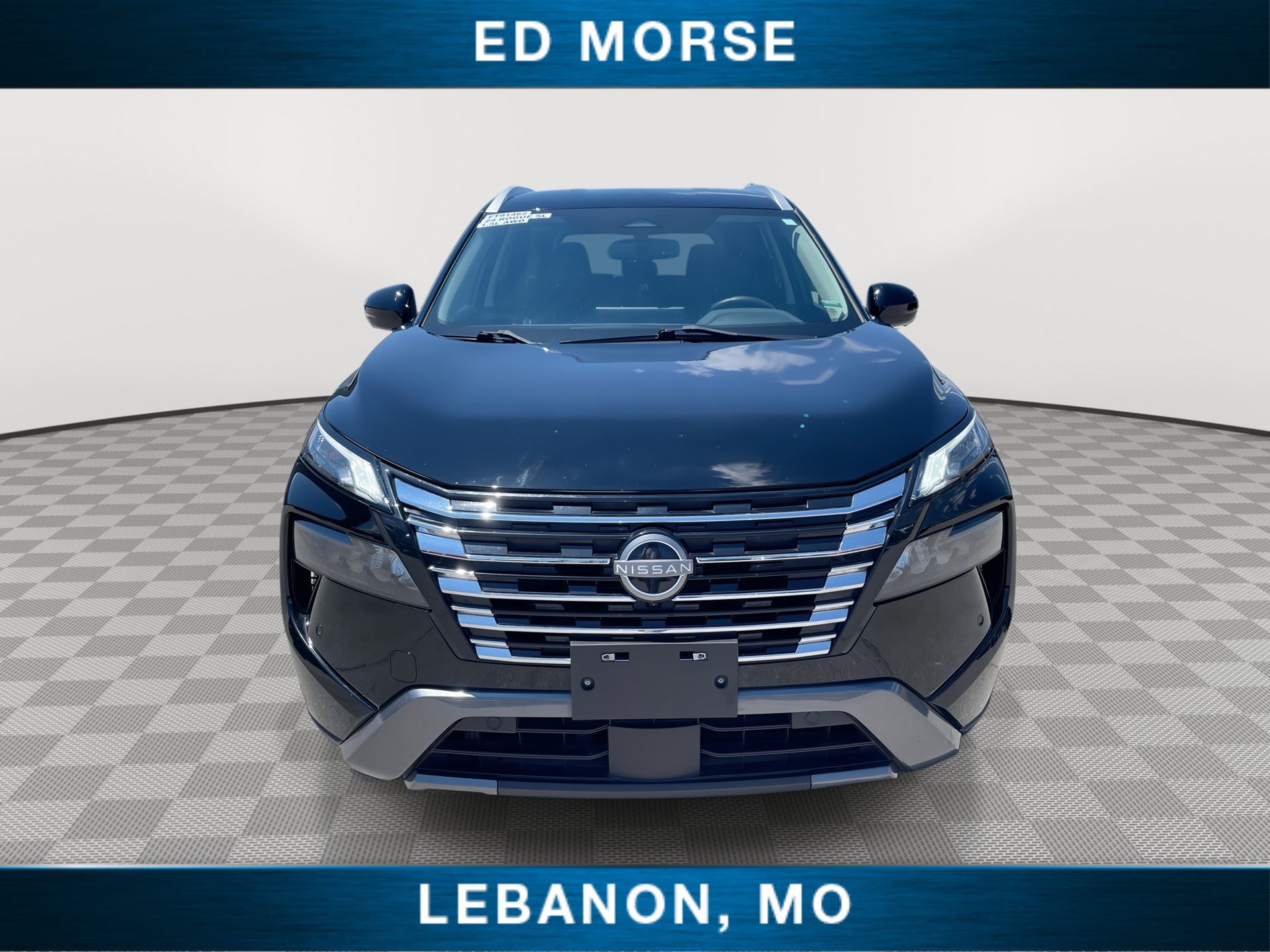 Used 2024 Nissan Rogue SL AWD/4WD image 3