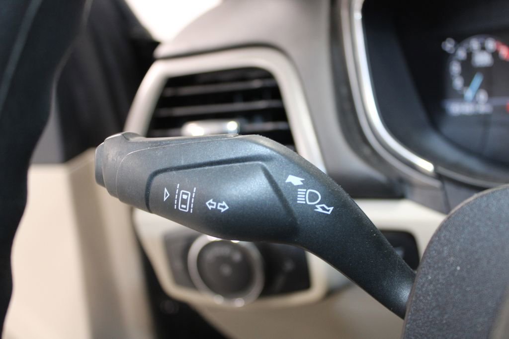 Certified 2020 Ford Fusion SE FWD image 24