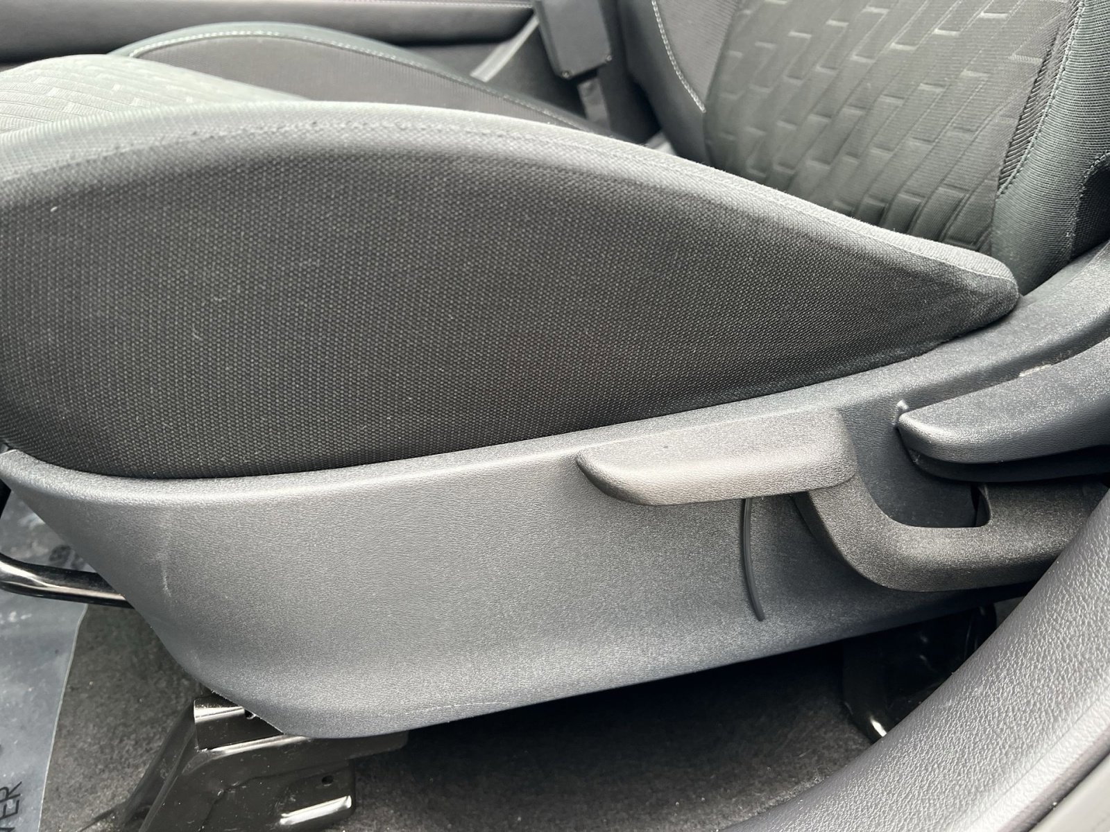 Used 2023 Nissan Kicks SV image 14