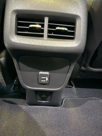 Used 2021 GMC Terrain SLT w/ Infotainment Package II AWD/4WD image 11