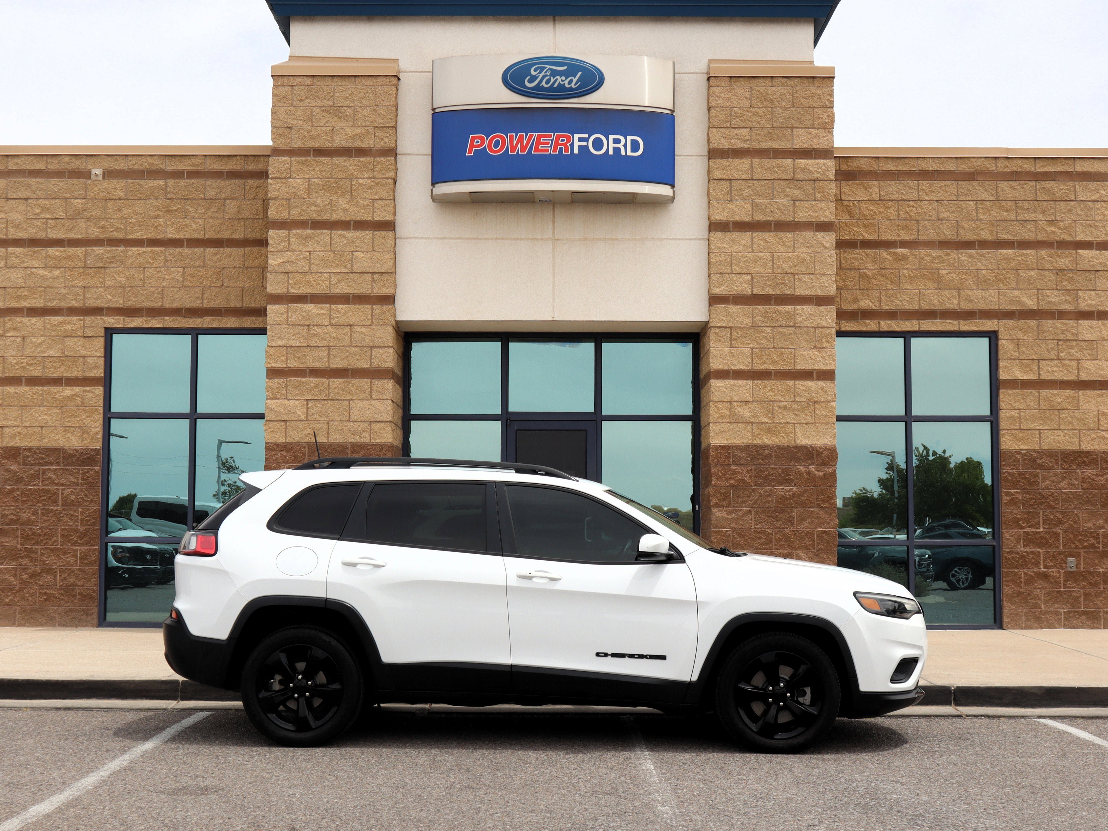 Used 2019 Jeep Cherokee Latitude Plus FWD image 5