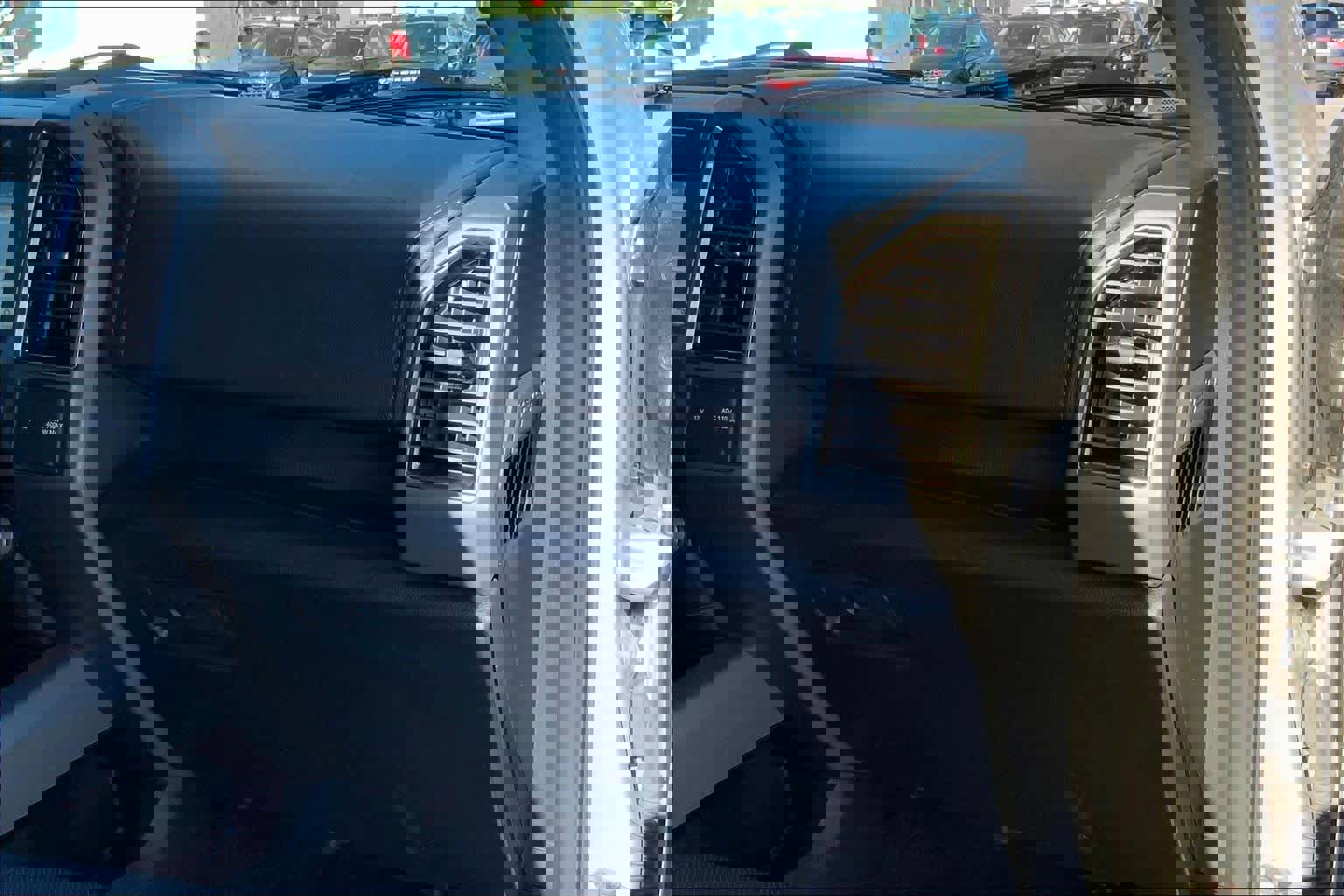 Certified 2018 Ford F150 Raptor w/ Equipment Group 802A Luxury image 18