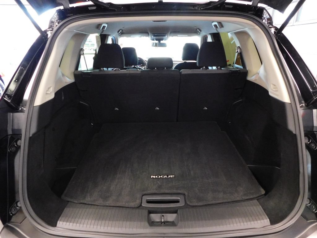Used 2023 Nissan Rogue SV FWD image 33