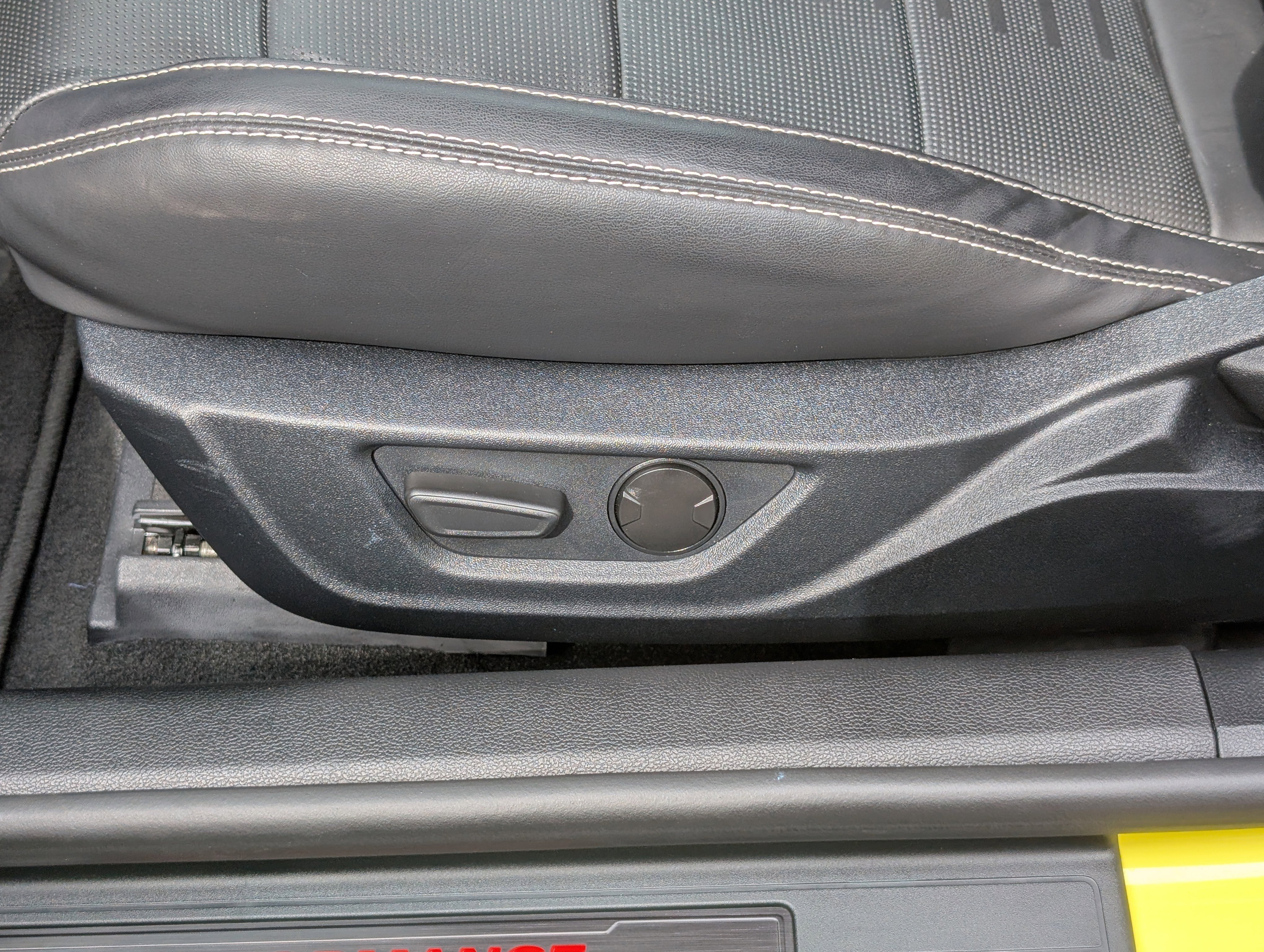 Certified 2021 Ford Mustang Shelby GT500 w/ Carbon Fiber Handling Package image 18