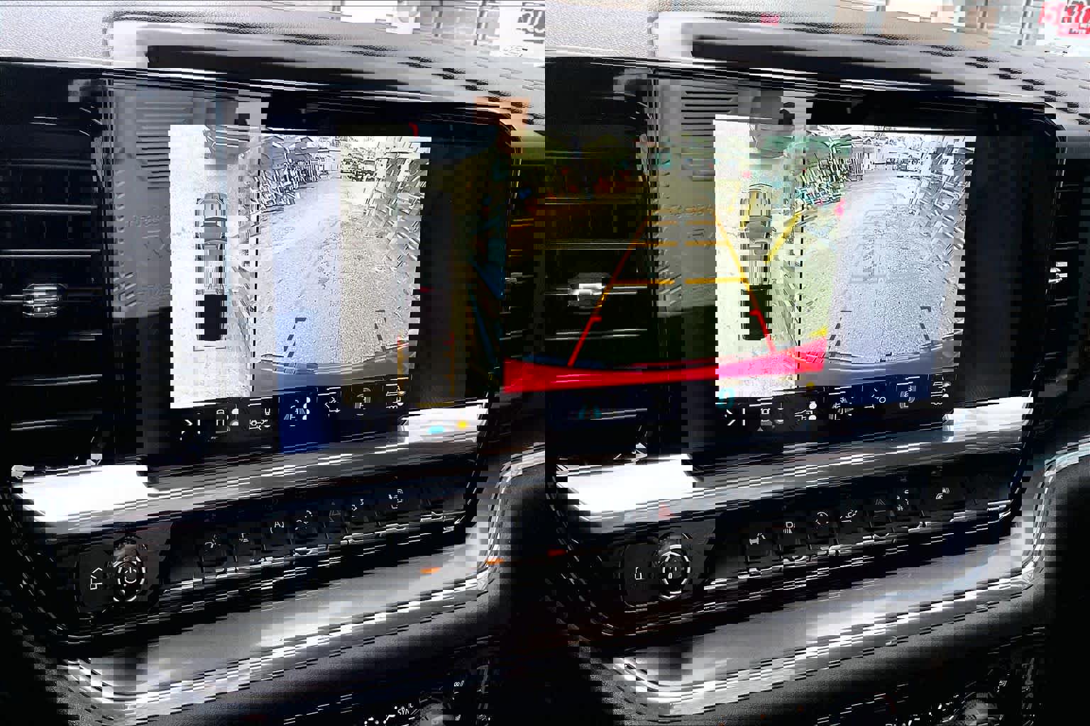 Used 2023 Chevrolet Silverado 1500 High Country w/ Technology Package image 29