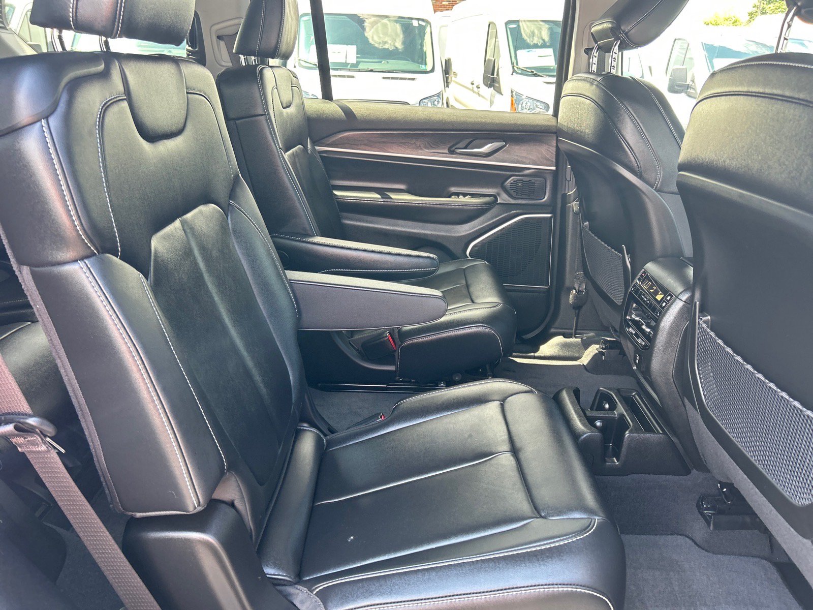 Used 2021 Jeep Grand Cherokee L Limited AWD/4WD image 21