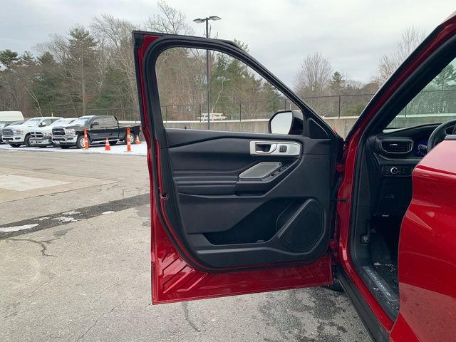 Certified 2020 Ford Explorer Platinum w/ Premium Technology Package image 26