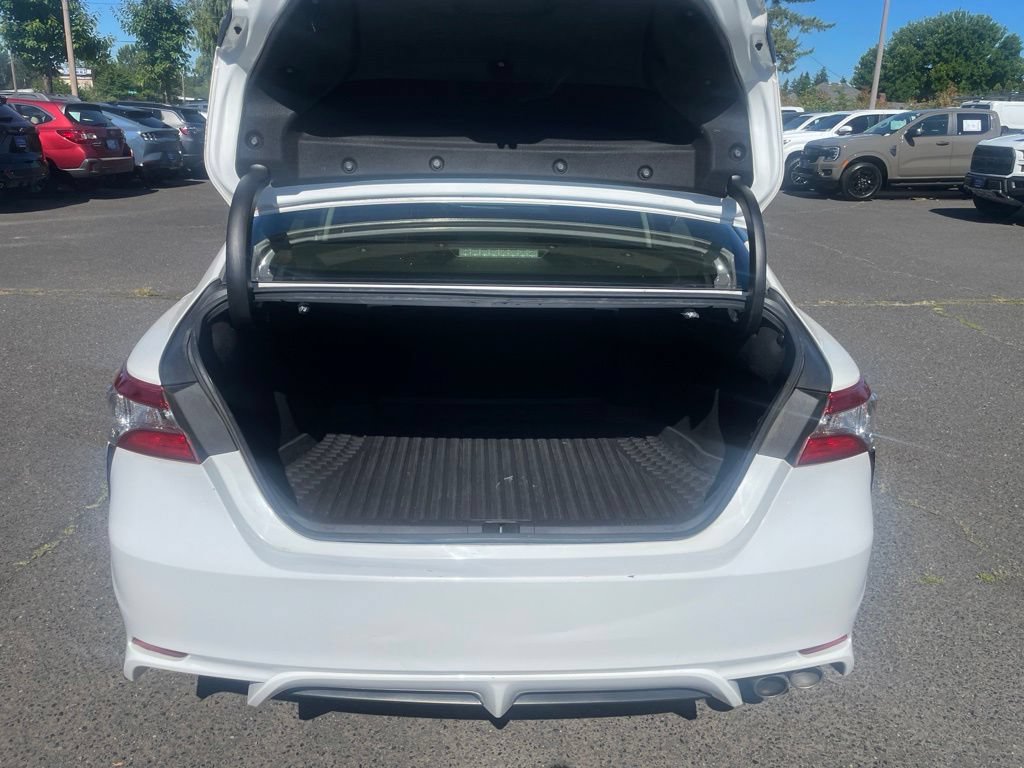 Used 2018 Toyota Camry SE FWD image 7