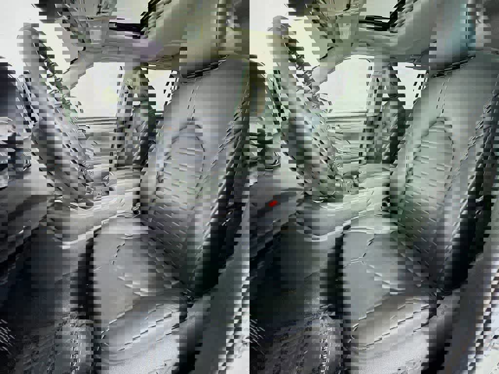 Used 2020 Toyota Highlander XLE image 15