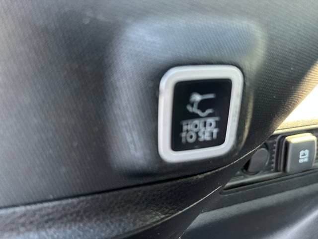 Used 2024 Jeep Grand Cherokee Altitude AWD/4WD image 9