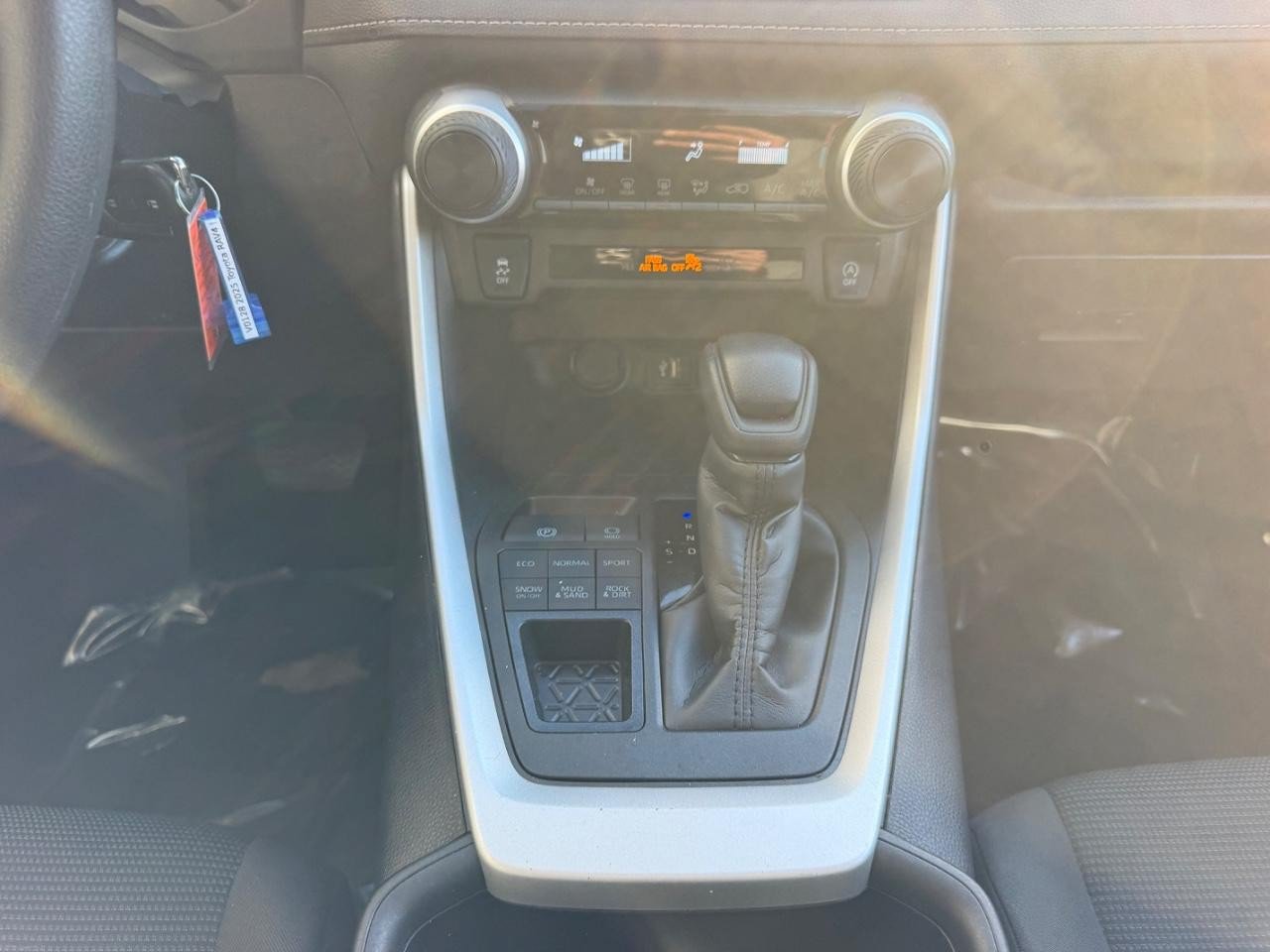 Used 2025 Toyota RAV4 LE AWD/4WD image 16