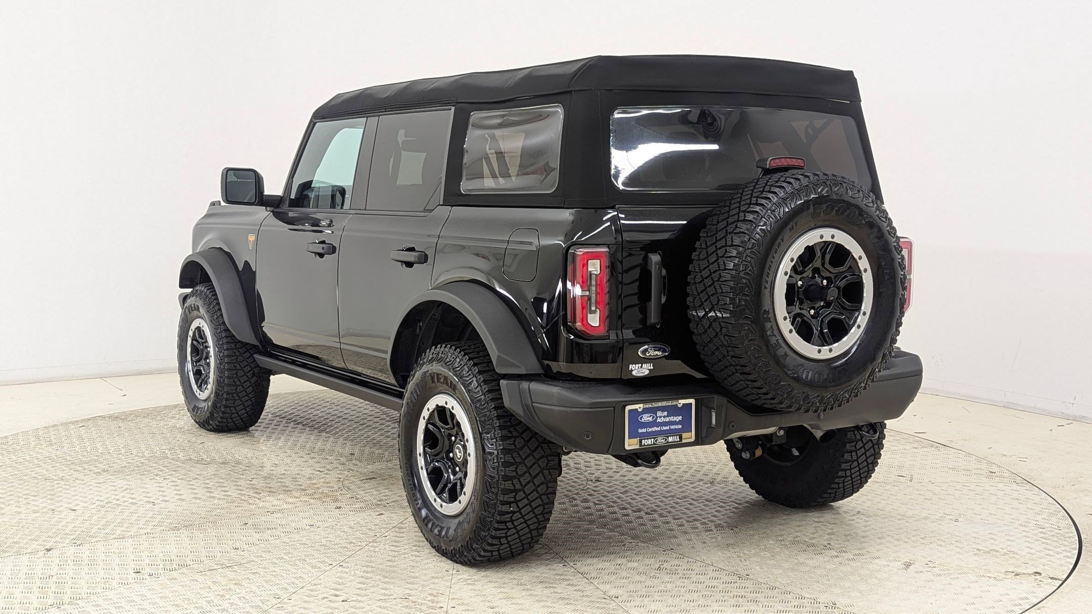 Certified 2023 Ford Bronco Badlands w/ Sasquatch Package image 3