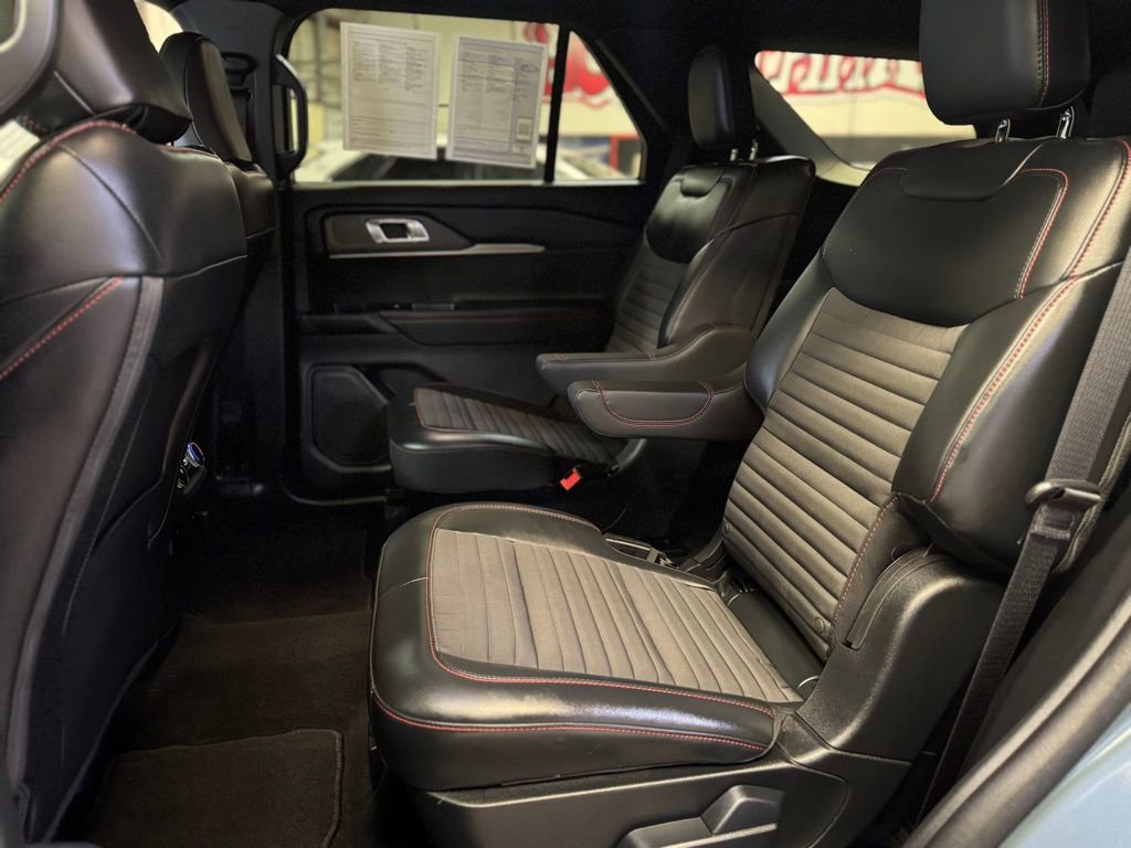 Certified 2025 Ford Explorer ST-Line image 12