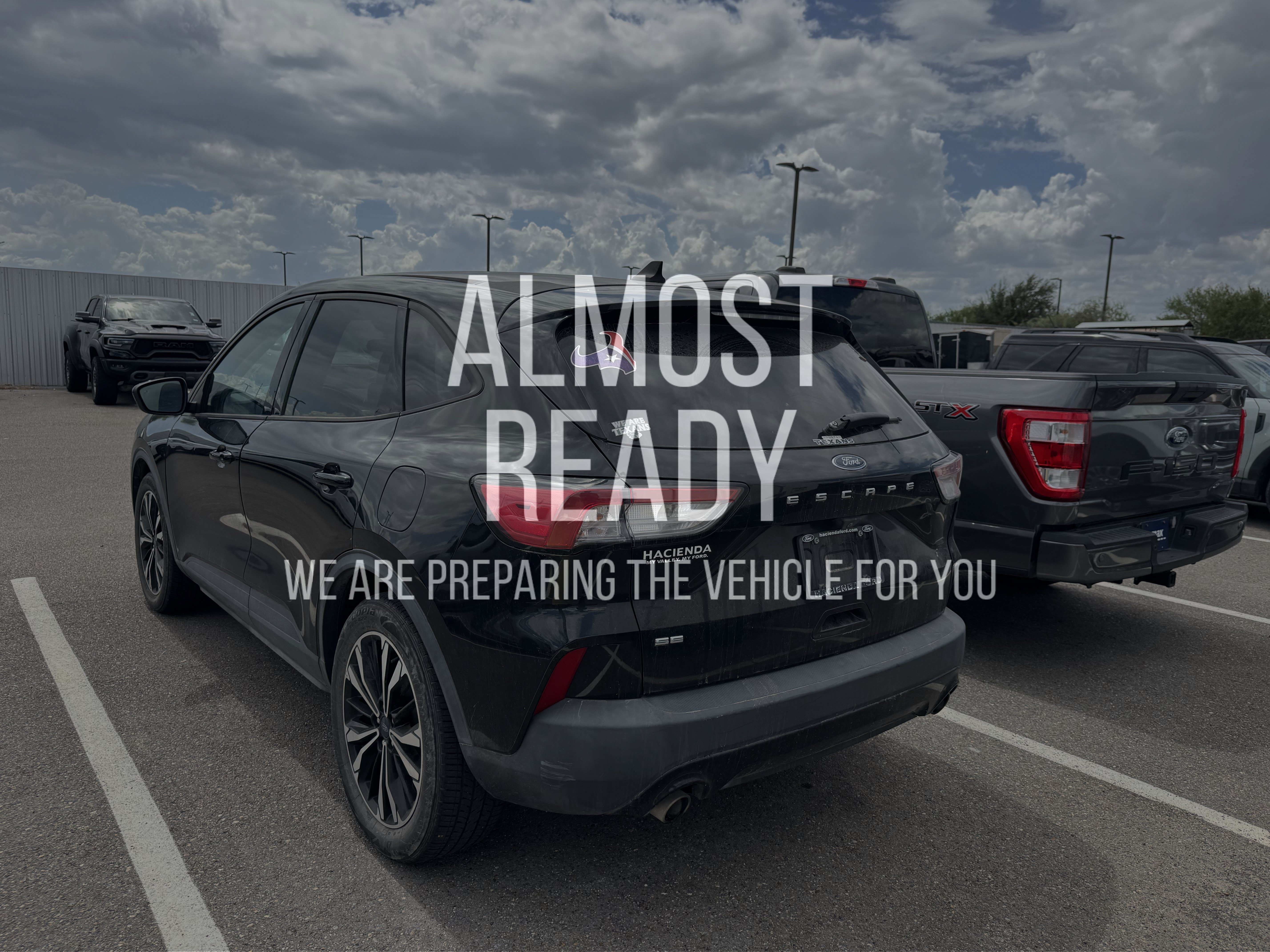 Certified 2022 Ford Escape SE w/ SE Sport Appearance Package FWD image 3