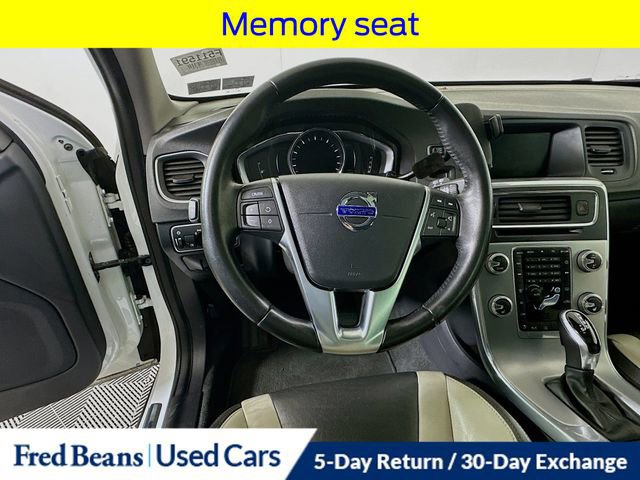 Used 2017 Volvo V60 T5 Cross Country w/ Convenience Package image 14