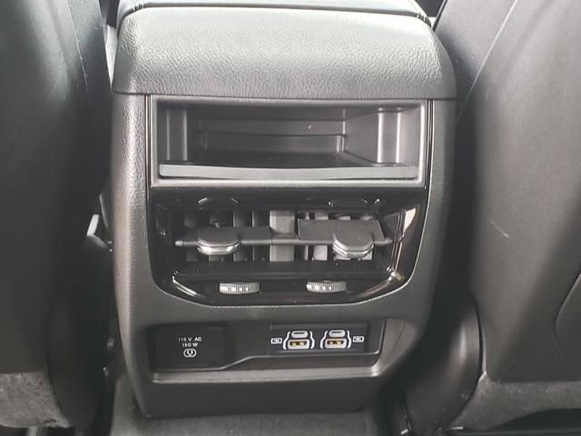 Used 2024 Jeep Grand Cherokee Altitude AWD/4WD image 17