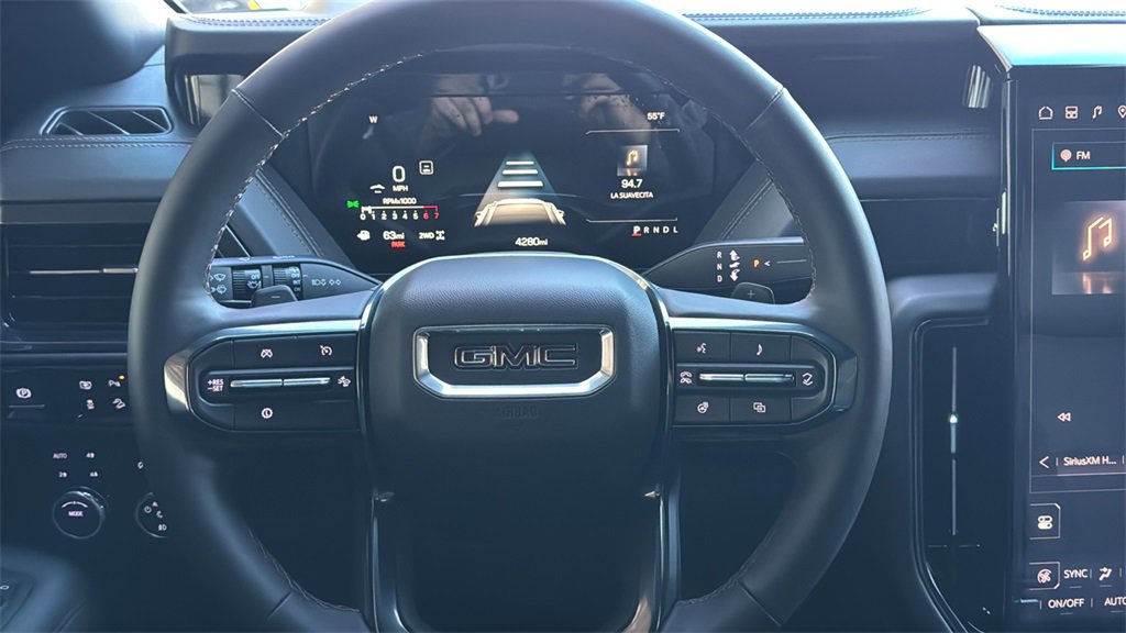 Used 2025 GMC Yukon AT4 w/ AT4 Premium Package image 12