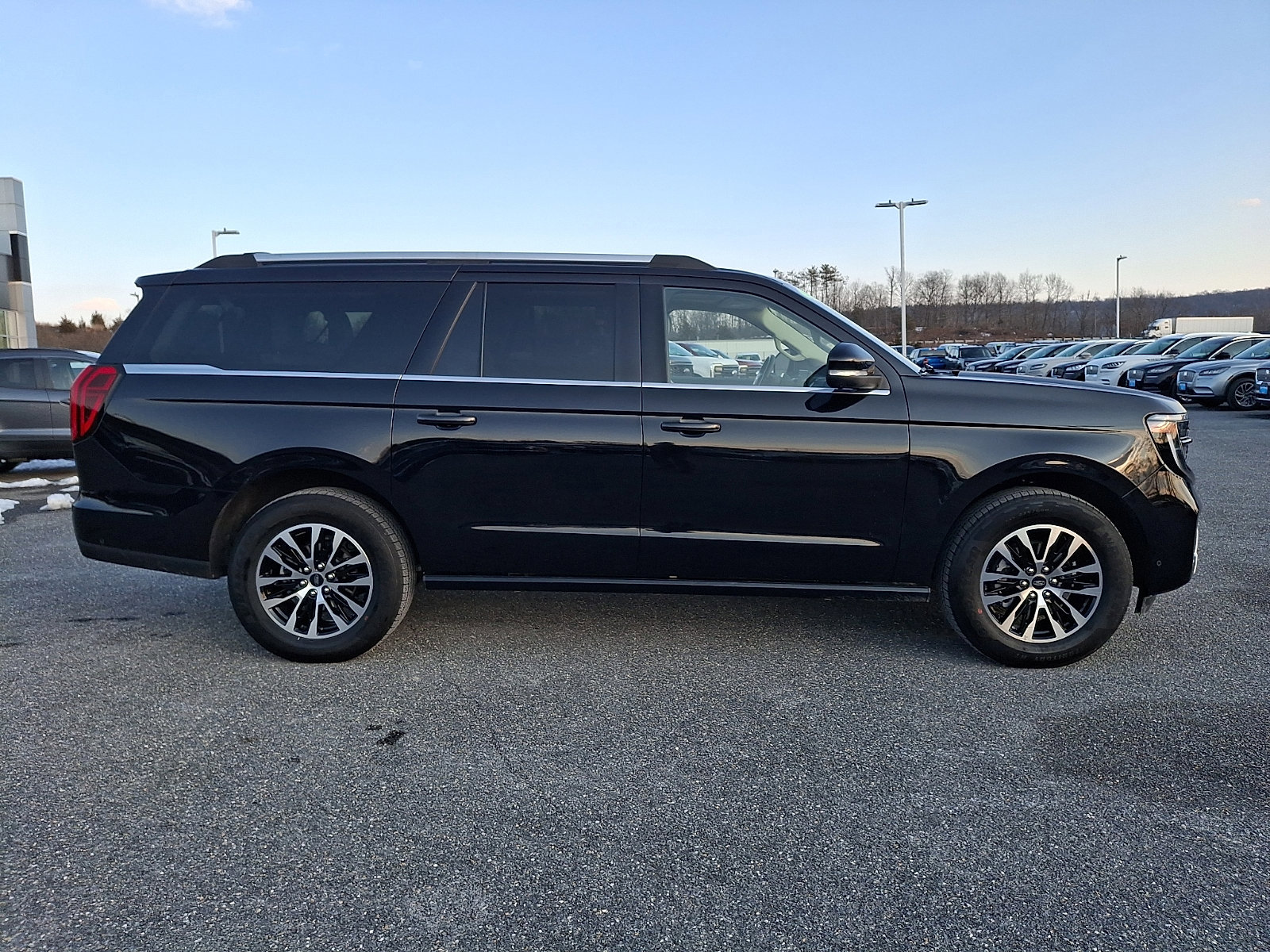 Certified 2025 Ford Expedition Max Platinum image 5