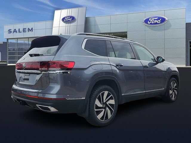 Used 2024 Volkswagen Atlas SEL AWD/4WD image 3