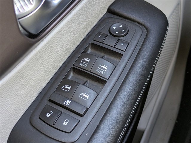 Used 2023 Chrysler Voyager LX image 22