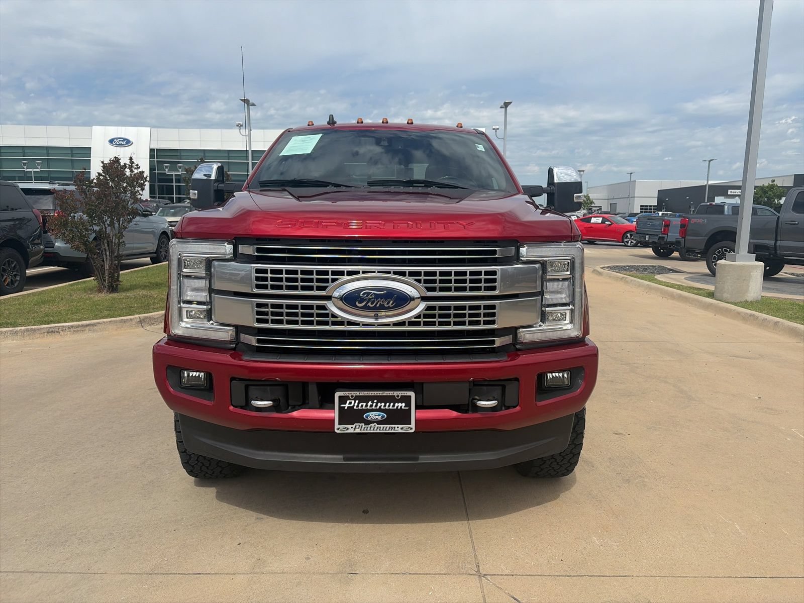 Certified 2019 Ford F250 Platinum w/ Platinum Ultimate Package AWD/4WD image 8