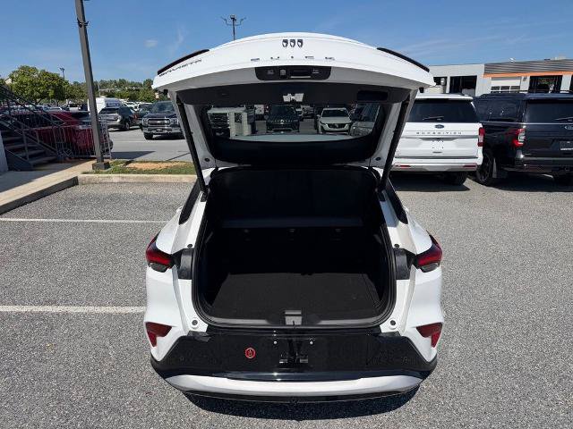 Used 2025 Buick Envista Sport Touring w/ Convenience I Package FWD image 9