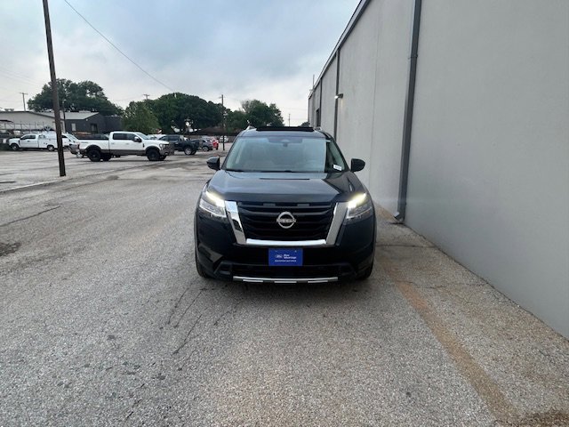 Used 2024 Nissan Pathfinder Platinum w/ Cargo Package FWD image 6